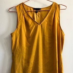 Silky mustar yellow tank